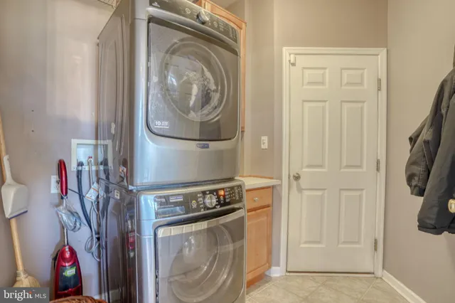 $719,000 | 30200 Whitehall Drive, Milton, DE 19968