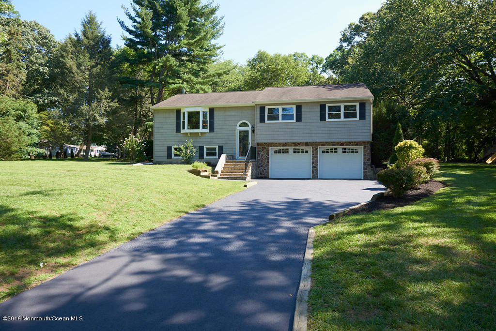 34 Farm Road Middletown, NJ 07748 - Photo 1 of 24 34 Fram Front 1