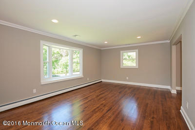 34 Farm Road Middletown, NJ 07748 - Photo 3 of 24 34 Farm Living Rm