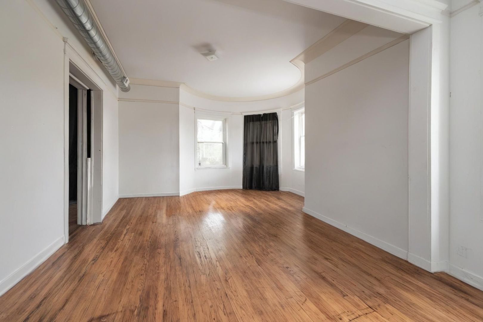 352 South Hamlin Boulevard Chicago, IL 60624 - Photo 2 of 9