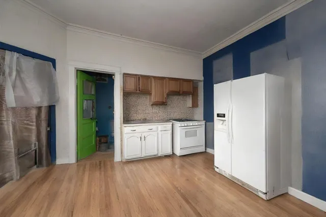 $549,900 | 352 South Hamlin Boulevard, Chicago, IL 60624