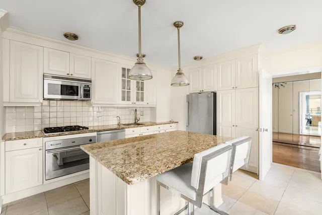 $720,000 | 303 East 57th Street, Unit 6AB | Sutton Place