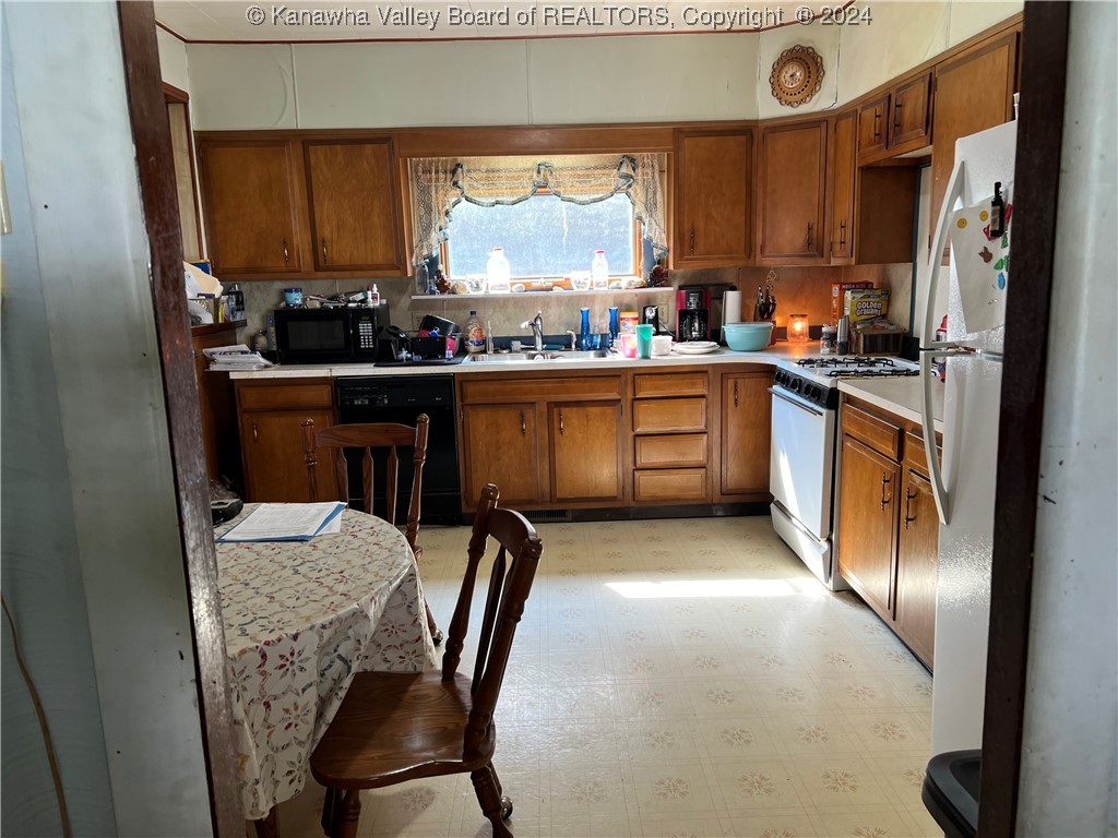 449 Little Otter Road Gassaway, WV 26624 - Photo 11 of 20 Gallery Image 11