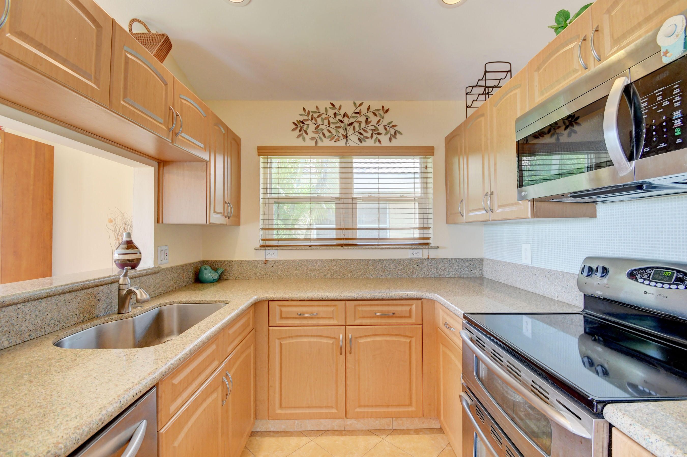 10958 Lakemore Lane Boca Raton, FL 33498 - Photo 15 of 37 Kitchen