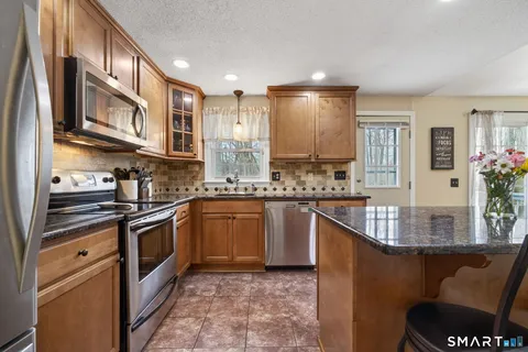$639,900 | 148 Highwoods Drive, Guilford, CT 06437