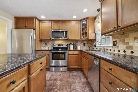 $639,900 | 148 Highwoods Drive, Guilford, CT 06437