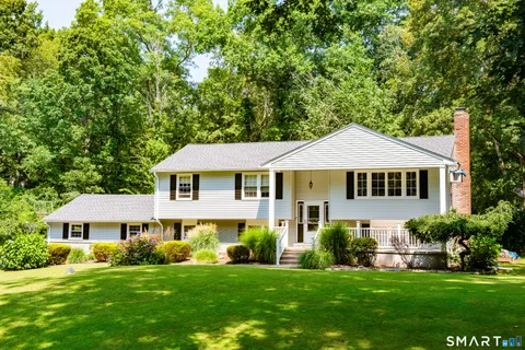 $639,900 | 148 Highwoods Drive, Guilford, CT 06437
