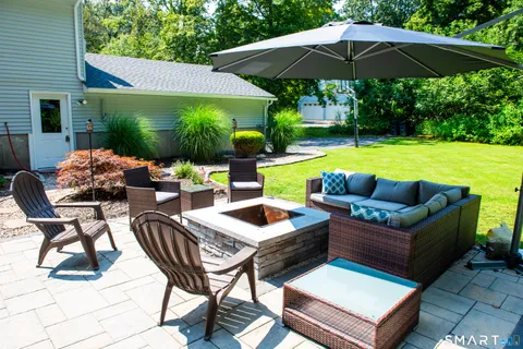 $639,900 | 148 Highwoods Drive, Guilford, CT 06437