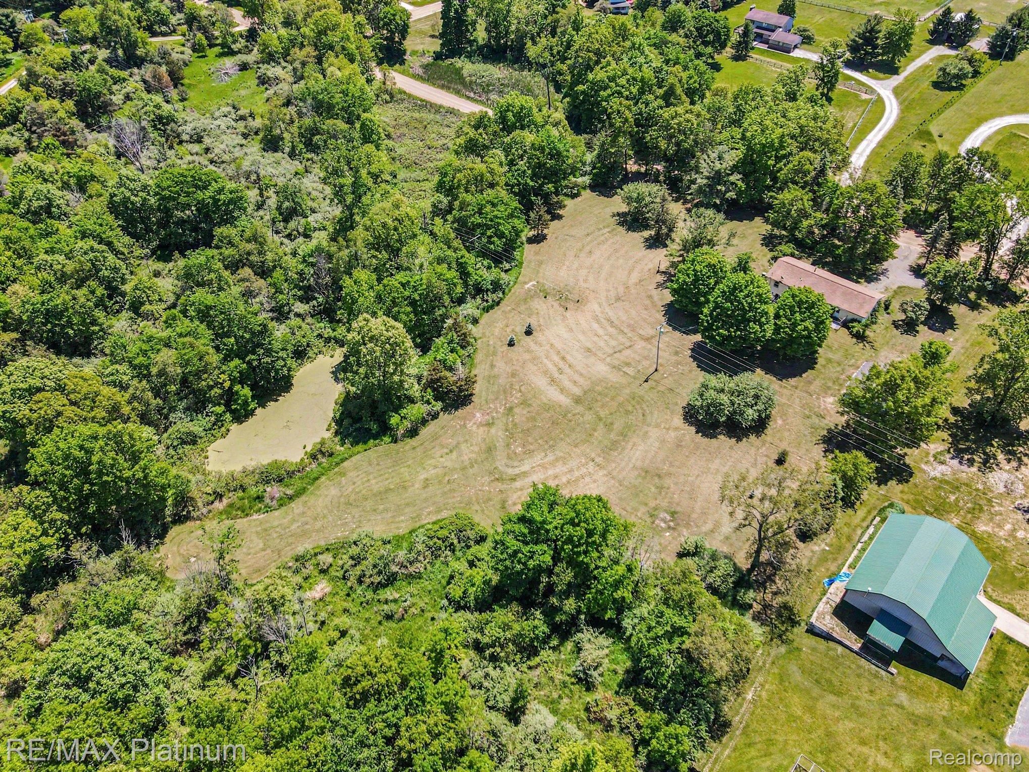 2647 Curdy Road Howell, MI 48855 - Photo 29 of 34 033_file_8226.jpg