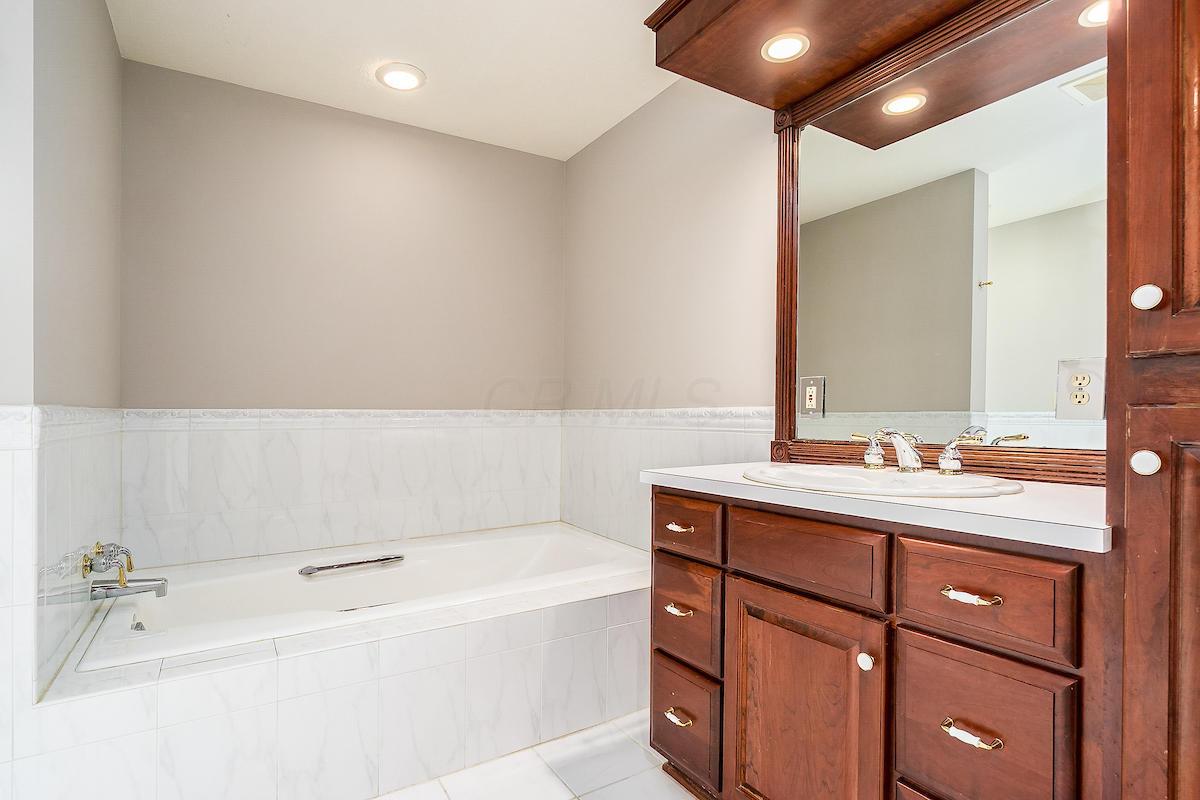 1876 Ridgeview Road Columbus, OH 43221 - Photo 17 of 24