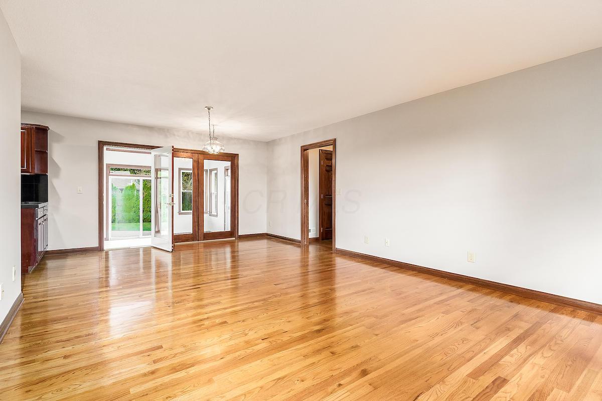1876 Ridgeview Road Columbus, OH 43221 - Photo 5 of 24