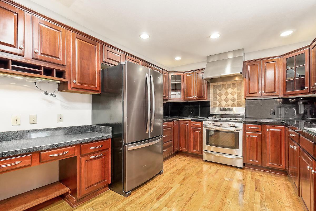 1876 Ridgeview Road Columbus, OH 43221 - Photo 9 of 24
