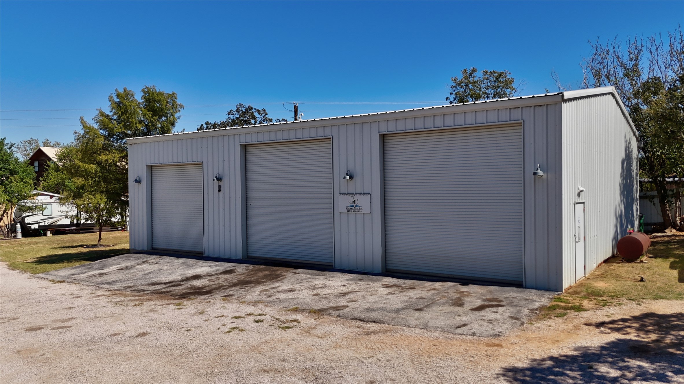 1504 Ranch Road 261 Buchanan Dam, TX 78609 - Photo 31 of 37 a view of a house with a snow in the background