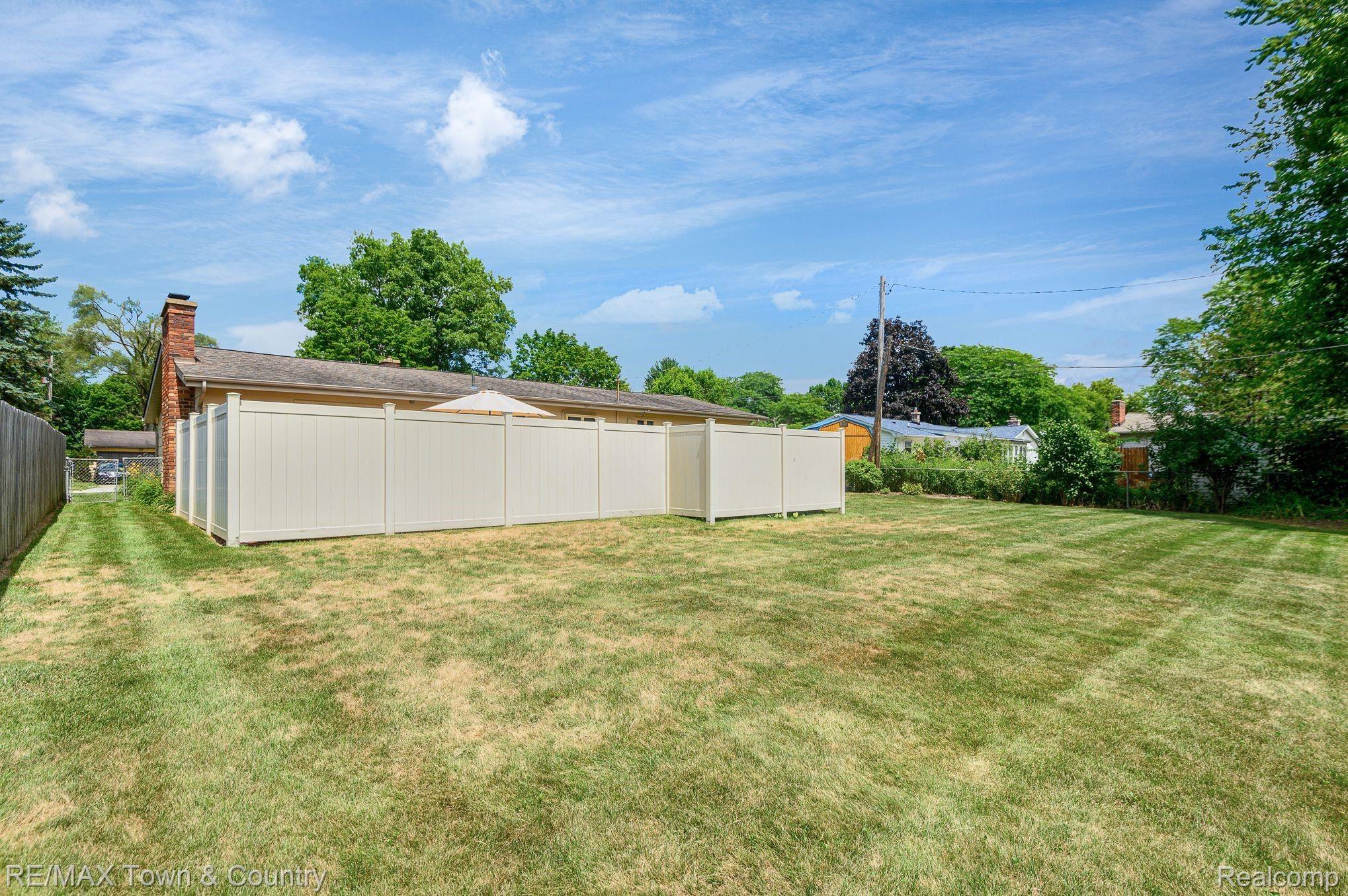932 Springview Drive Flushing, MI 48433 - Photo 23 of 24 5.jpeg
