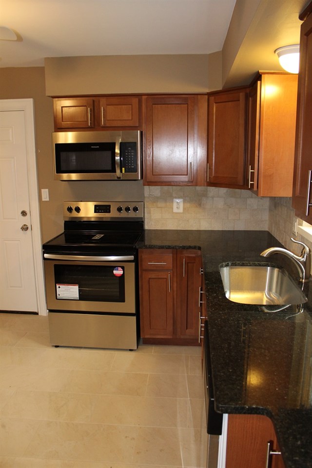 36773 Kelly Road Clinton Township, MI 48035 - Photo 11 of 56 31335611-10.JPG