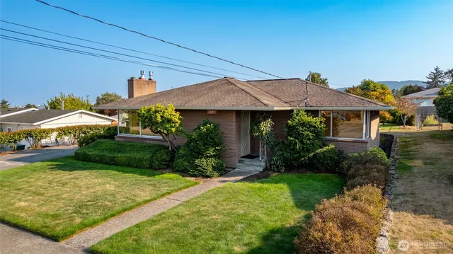 $724,500 | 1307 26th Street, Anacortes, WA 98221