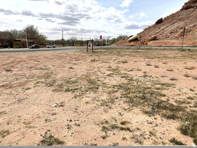 160 Mission Road Bluff, UT 84512 - Photo 3 of 9 View of yard