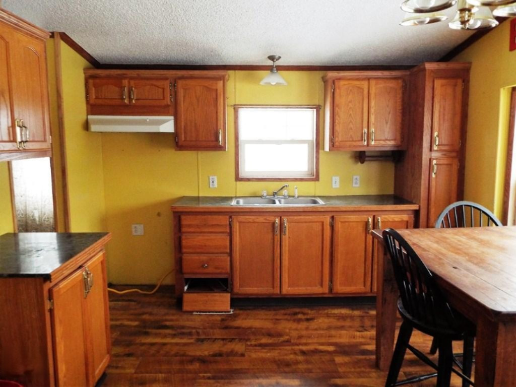 9441 Bailey Road Howard City, MI 49329 - Photo 2 of 13 Kitchen