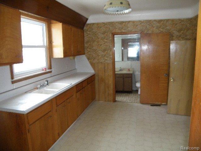 8631 Evergreen Road Detroit, MI 48228 - Photo 6 of 10 8631 Evergreen- kitchen