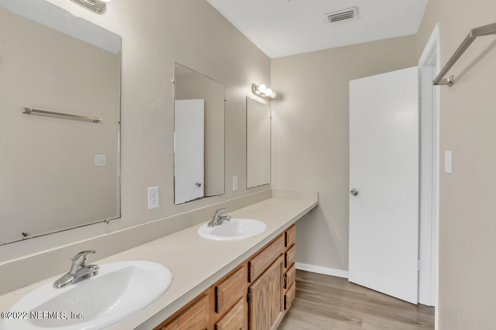 1124 Ellis Road South Jacksonville, FL 32205 - Photo 18 of 30 Master Bath_Alt View