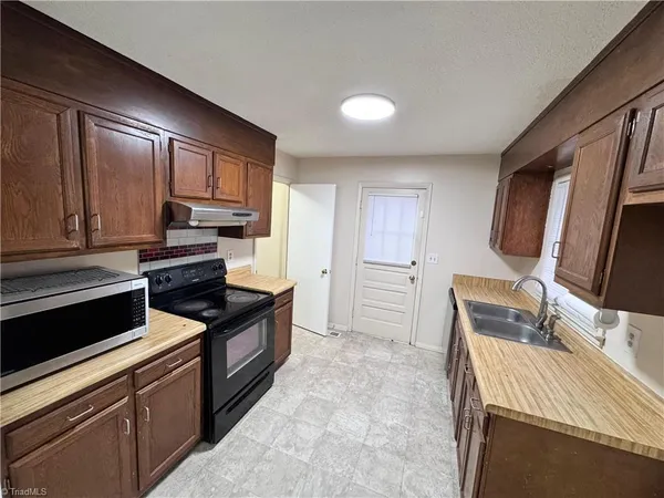$200,000 | 717 Belmont Drive, High Point, NC 27263