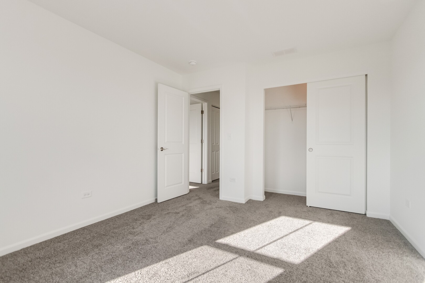 1886 Fulton Street Woodridge, IL 60517 - Photo 24 of 31