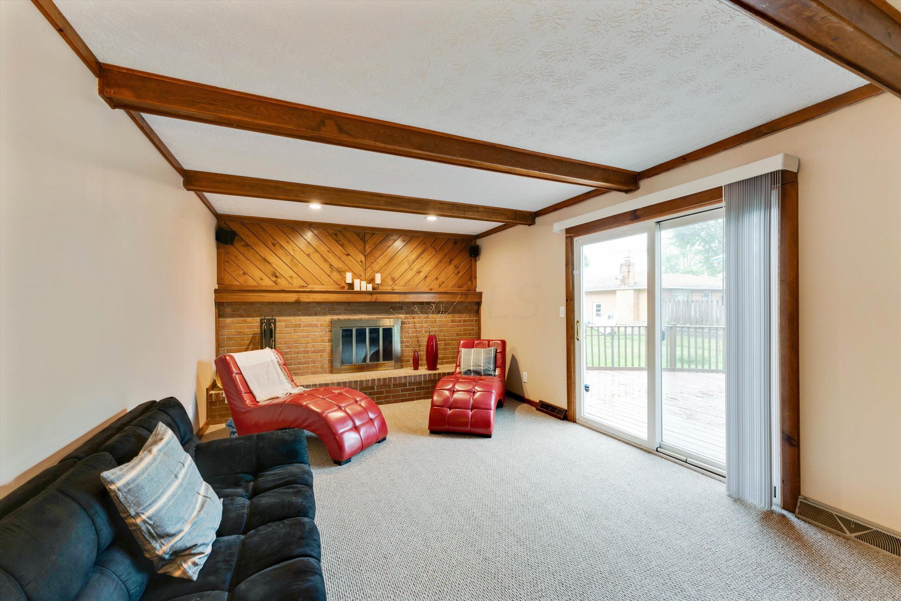 1648 Sandhurst Road Columbus, OH 43229 - Photo 19 of 41 Family Room