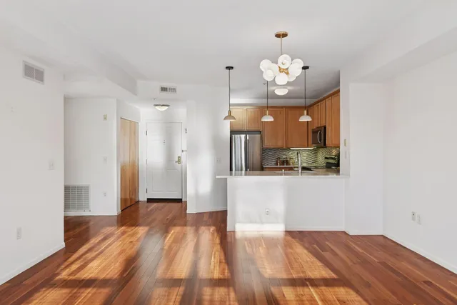 $309,900 | 580 North 2nd Street, Unit 300, Minneapolis, MN 55401