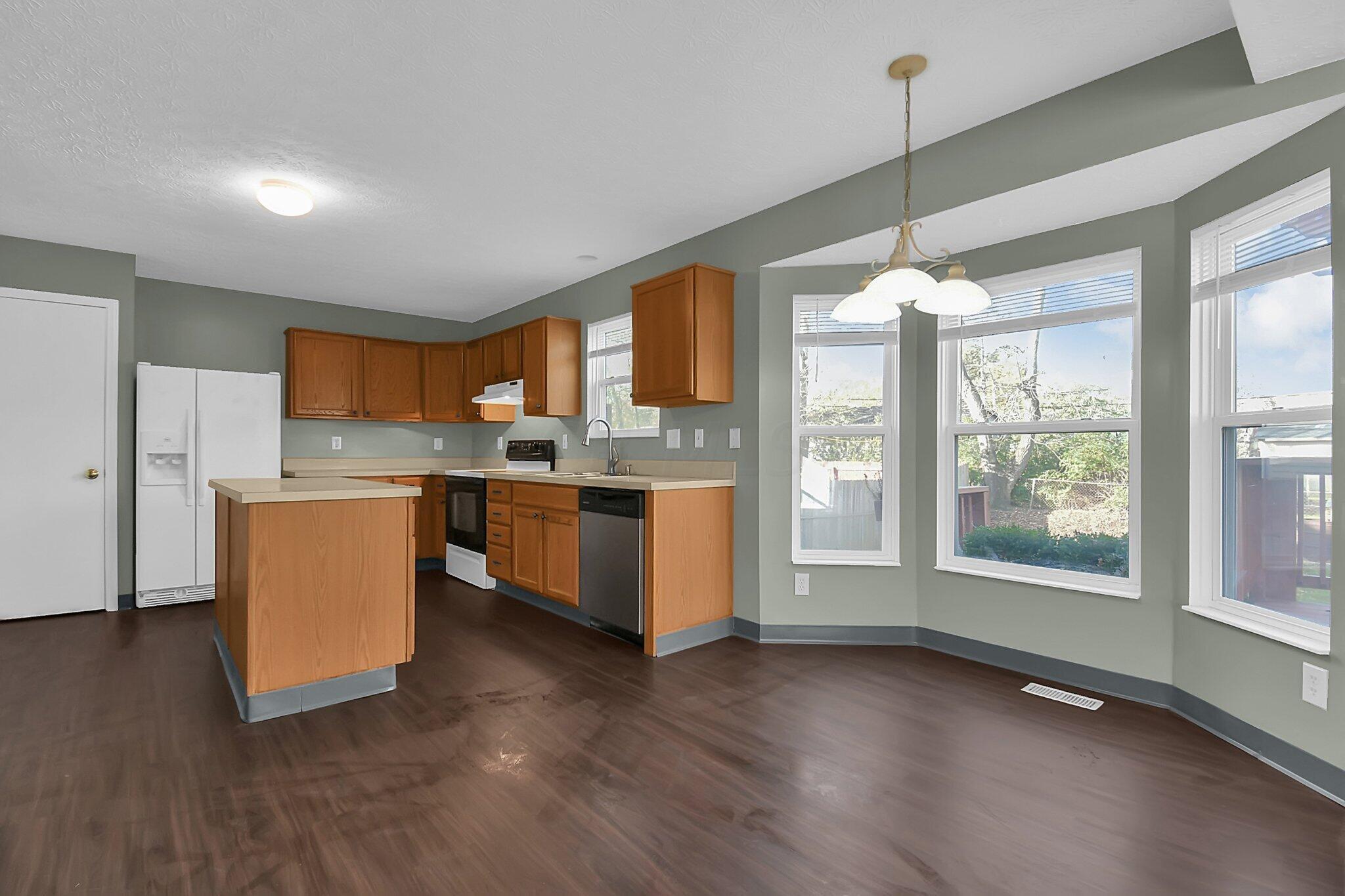 3379 Retriever Road Columbus, OH 43232 - Photo 10 of 34 Dining