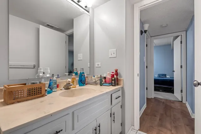 $210,000 | 10531 South Roberts Road, Unit 2D, Palos Hills, IL 60465