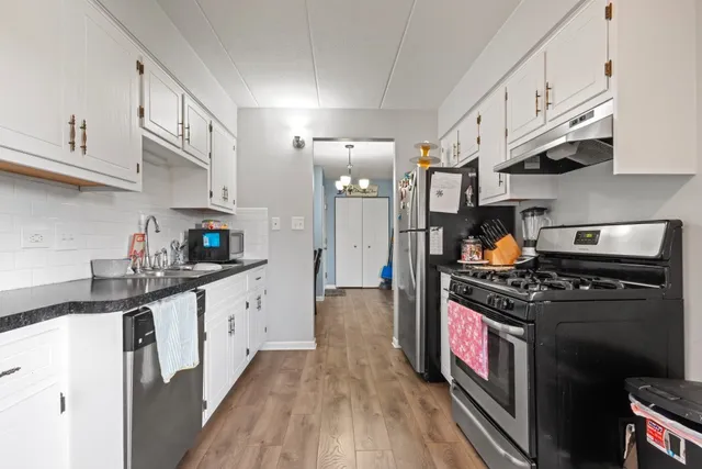 $210,000 | 10531 South Roberts Road, Unit 2D, Palos Hills, IL 60465