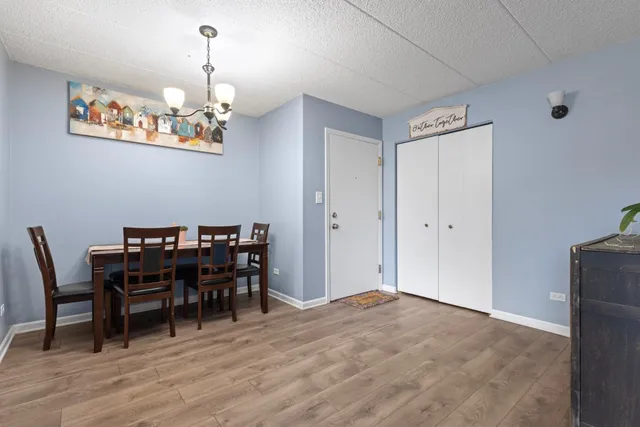 $210,000 | 10531 South Roberts Road, Unit 2D, Palos Hills, IL 60465