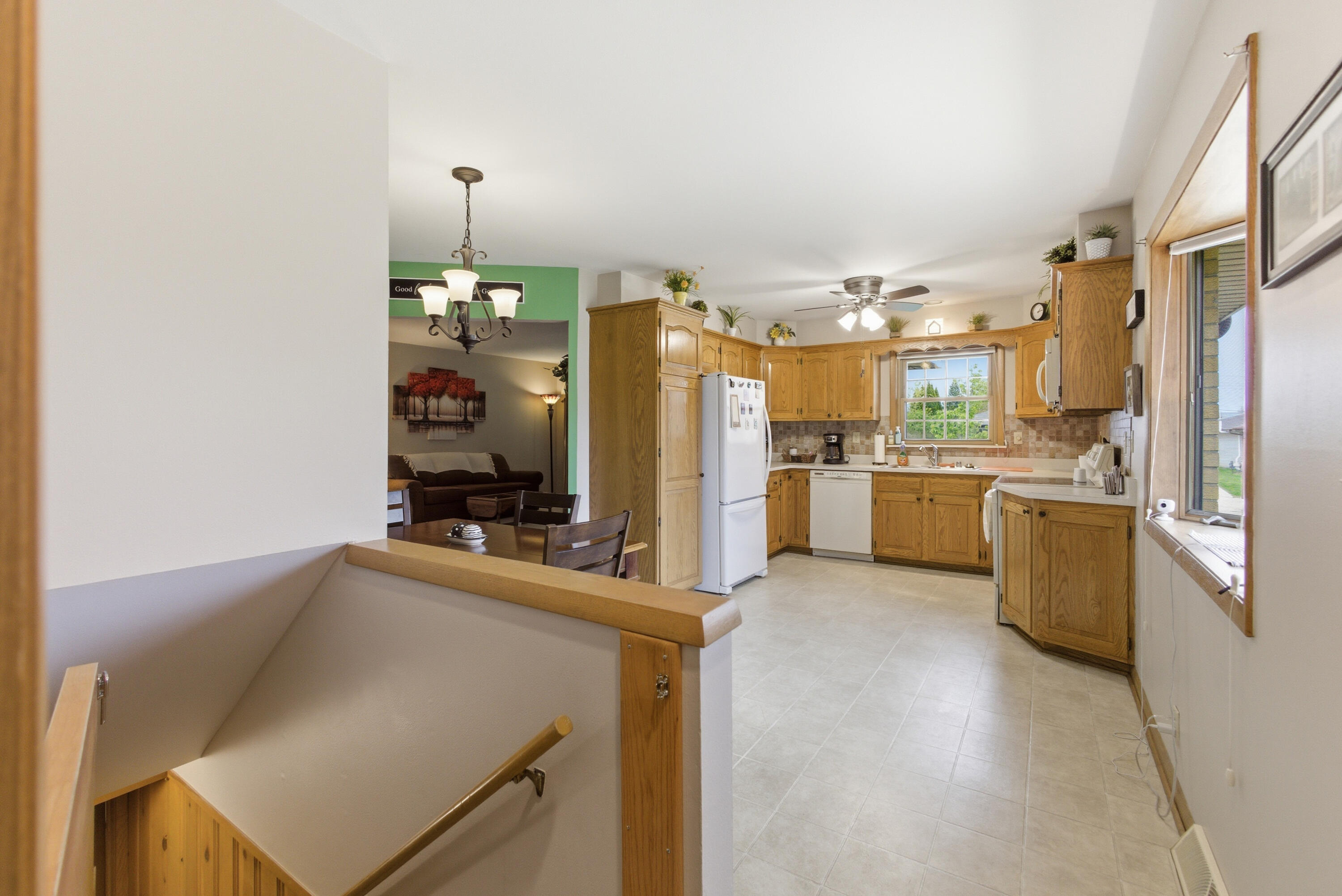 4961 South 24th Street Milwaukee, WI 53221 - Photo 13 of 31 kitchen