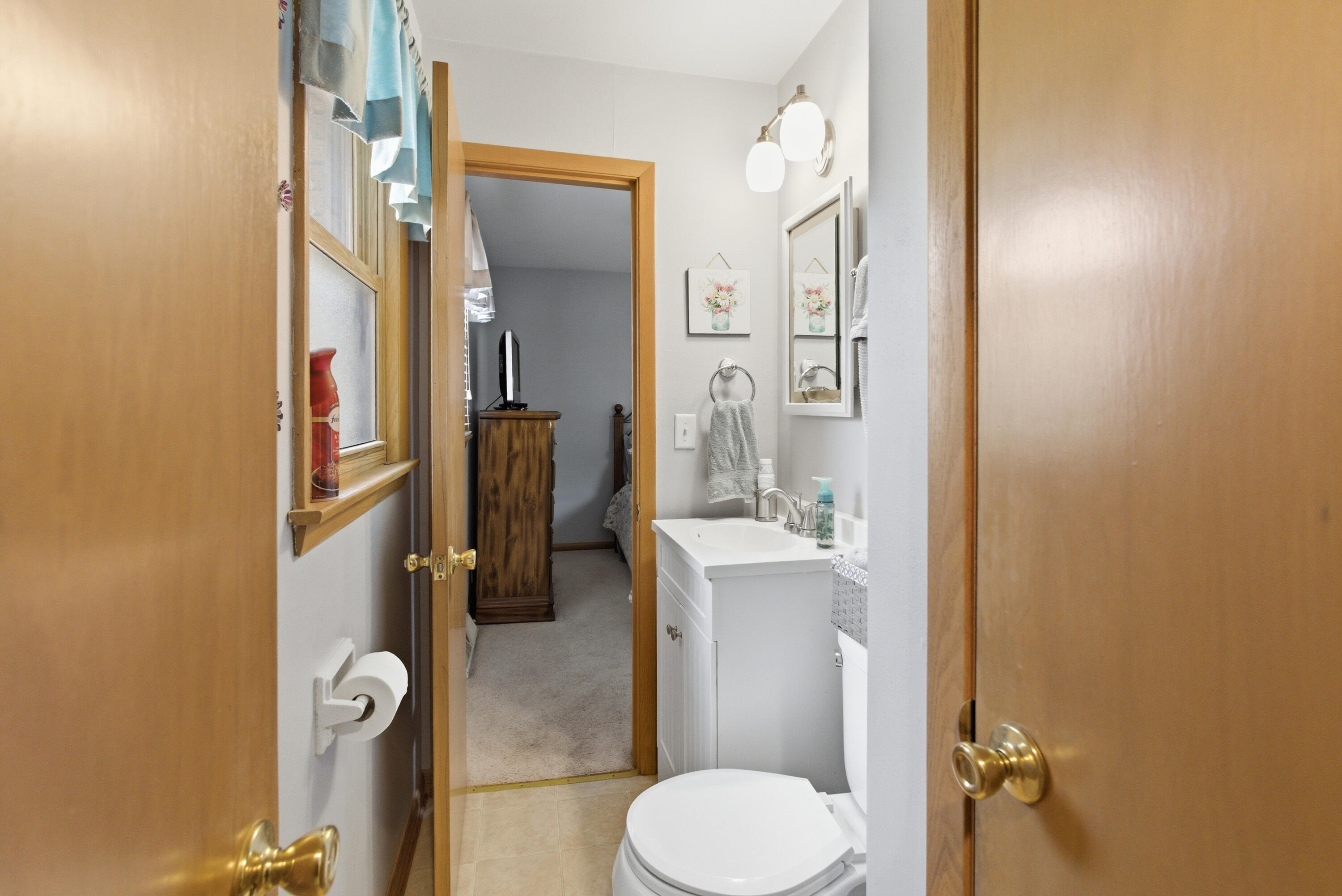 4961 South 24th Street Milwaukee, WI 53221 - Photo 15 of 31 half bath