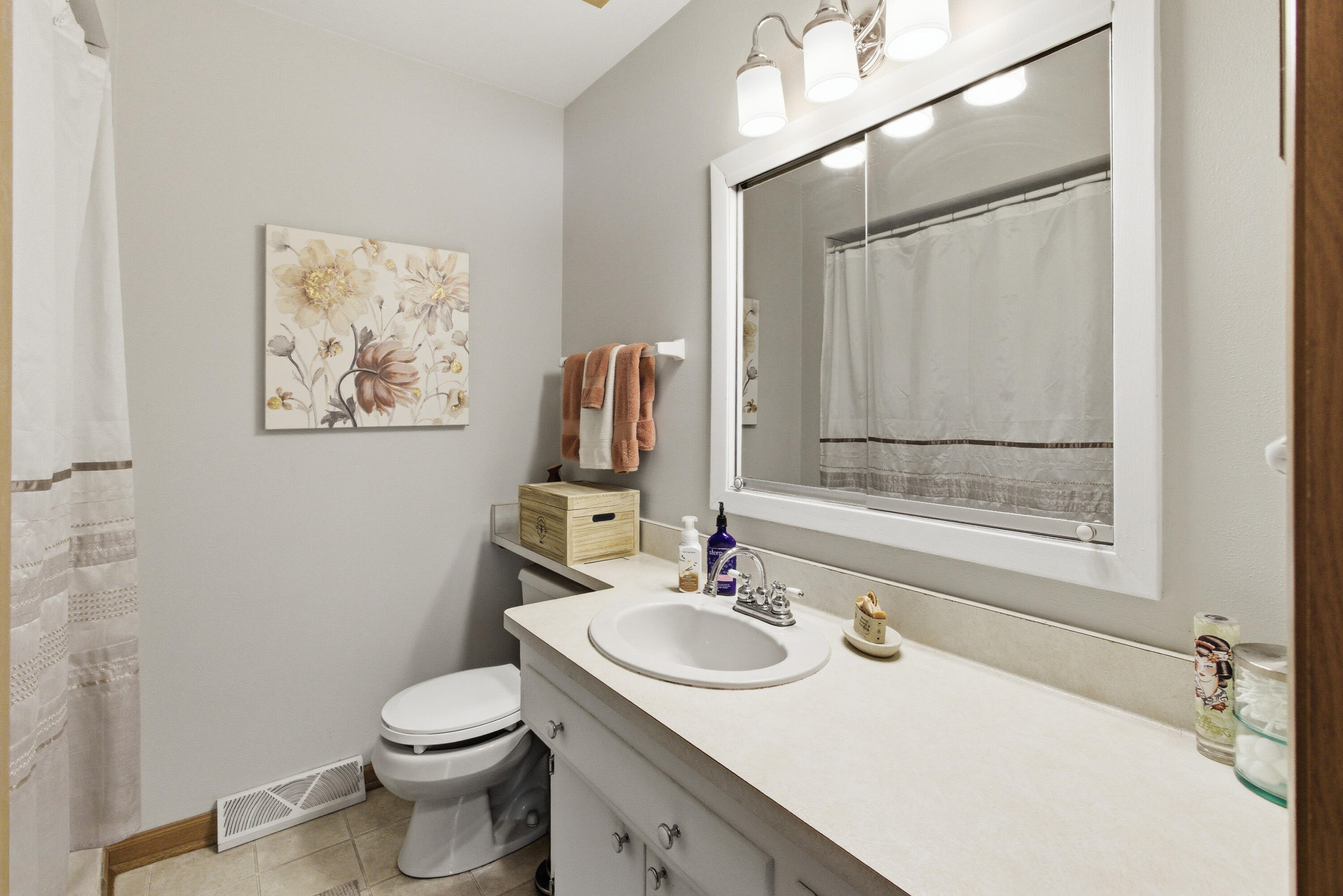 4961 South 24th Street Milwaukee, WI 53221 - Photo 24 of 31 full bath