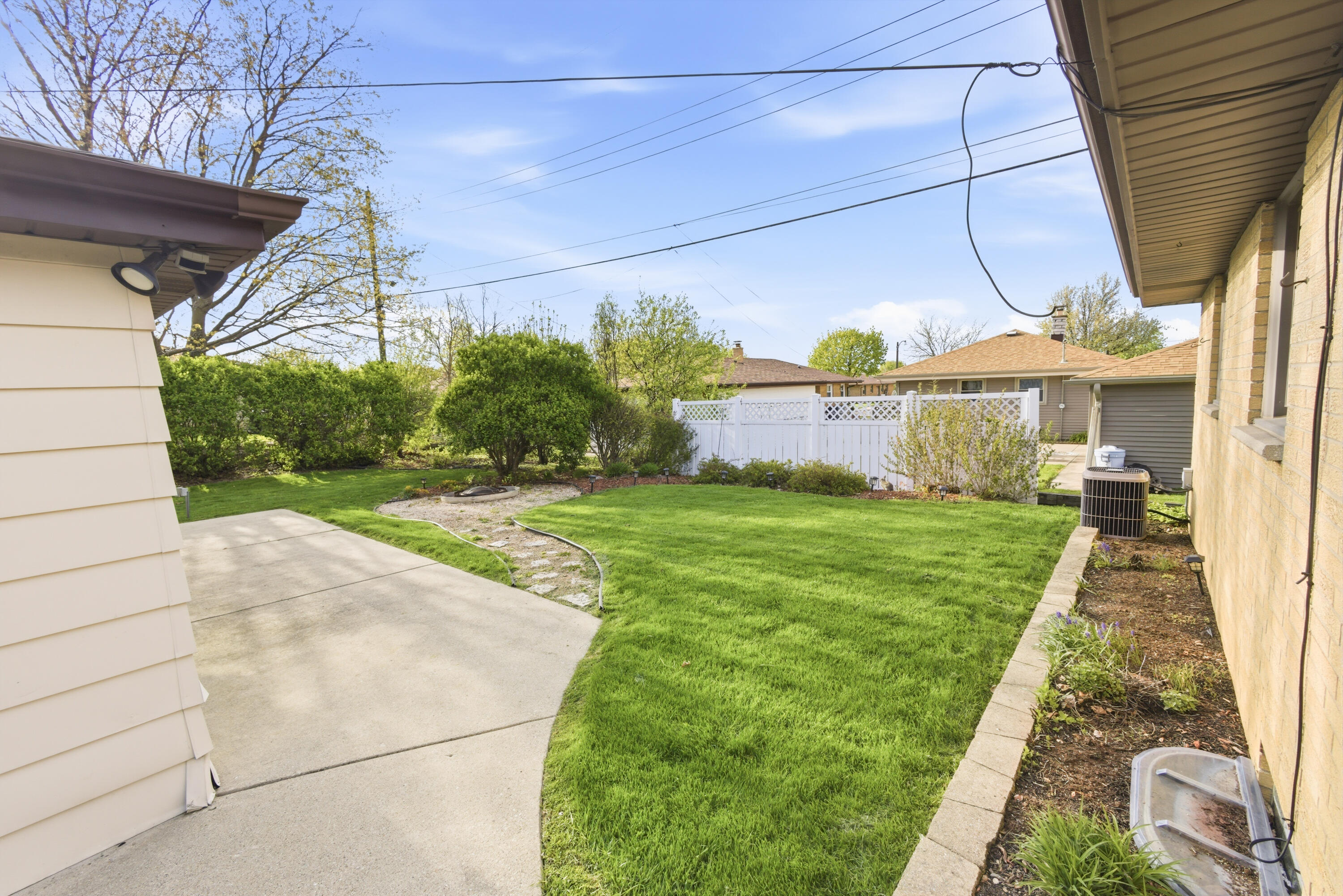 4961 South 24th Street Milwaukee, WI 53221 - Photo 30 of 31 backyard