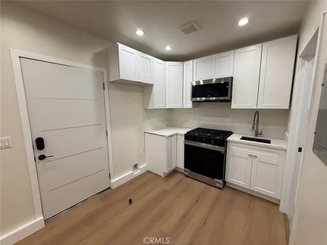 $1,100,000 | 8100 Bellaire Avenue, North Hollywood, CA 91605