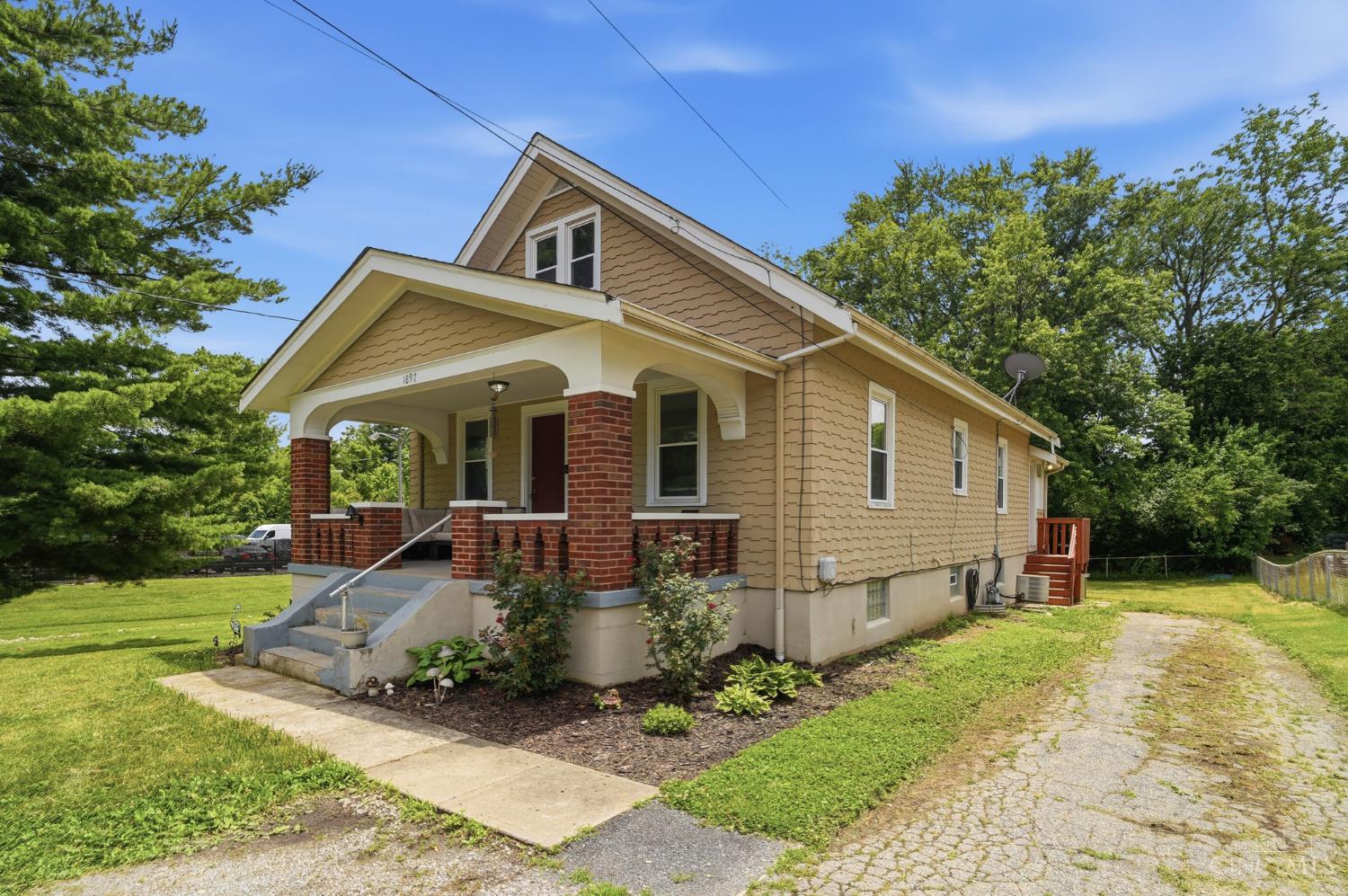 1897 Springdale Road Cincinnati, OH 45231 - Photo 3 of 59