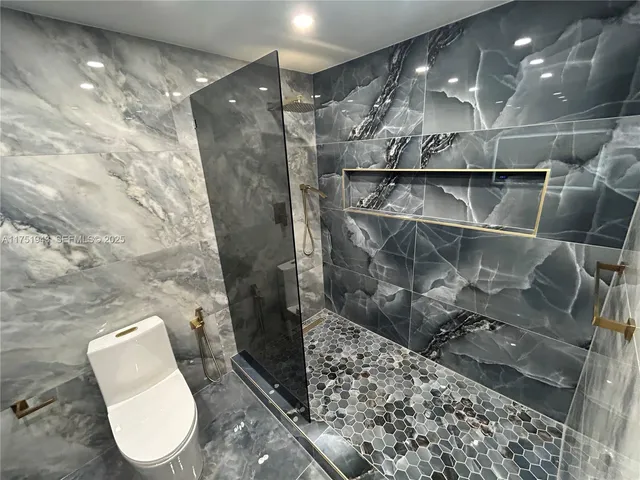 $1,199,999 | 3261 Oleander Way, Lauderdale-by-the-Sea, FL 33062