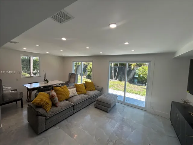 $1,199,999 | 3261 Oleander Way, Lauderdale-by-the-Sea, FL 33062