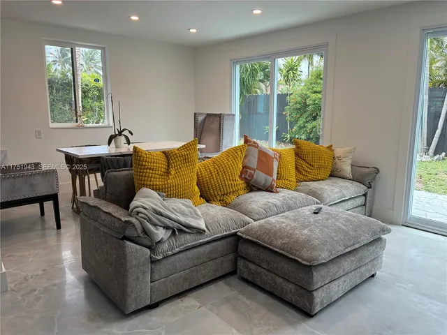 $1,199,999 | 3261 Oleander Way, Lauderdale-by-the-Sea, FL 33062