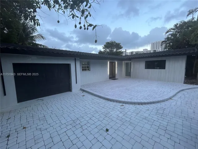 $1,199,999 | 3261 Oleander Way, Lauderdale-by-the-Sea, FL 33062