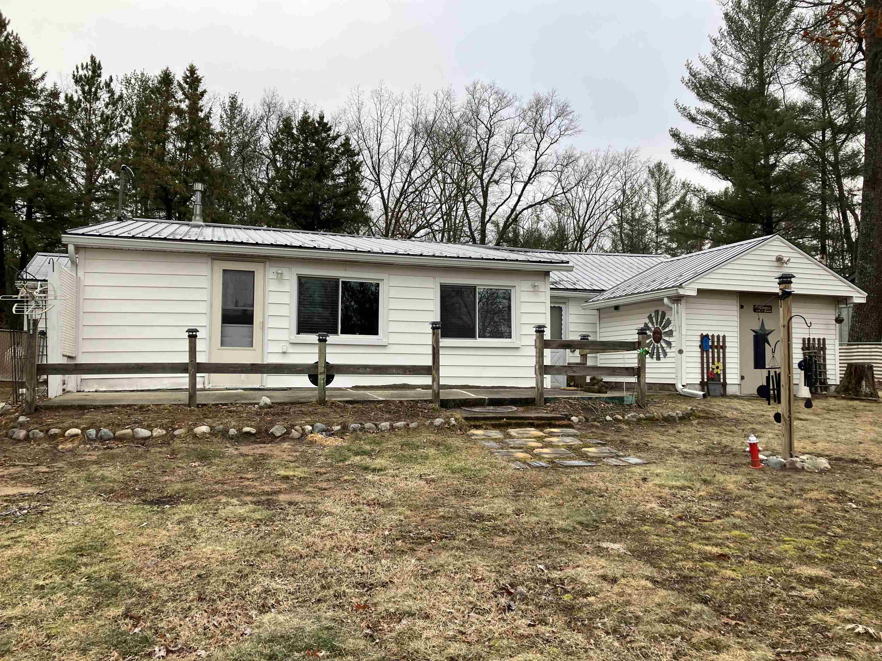 5451 Morrow Road Gladwin, MI 48624 - Photo 3 of 32