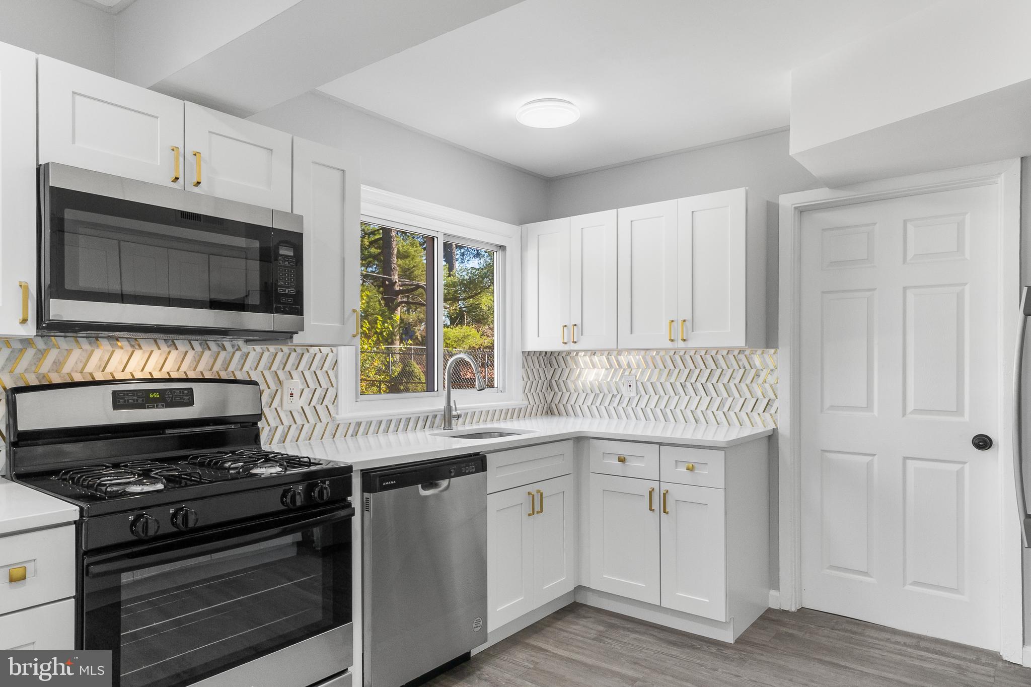 147 Somerset Drive Willingboro, NJ 08046 - Photo 13 of 34