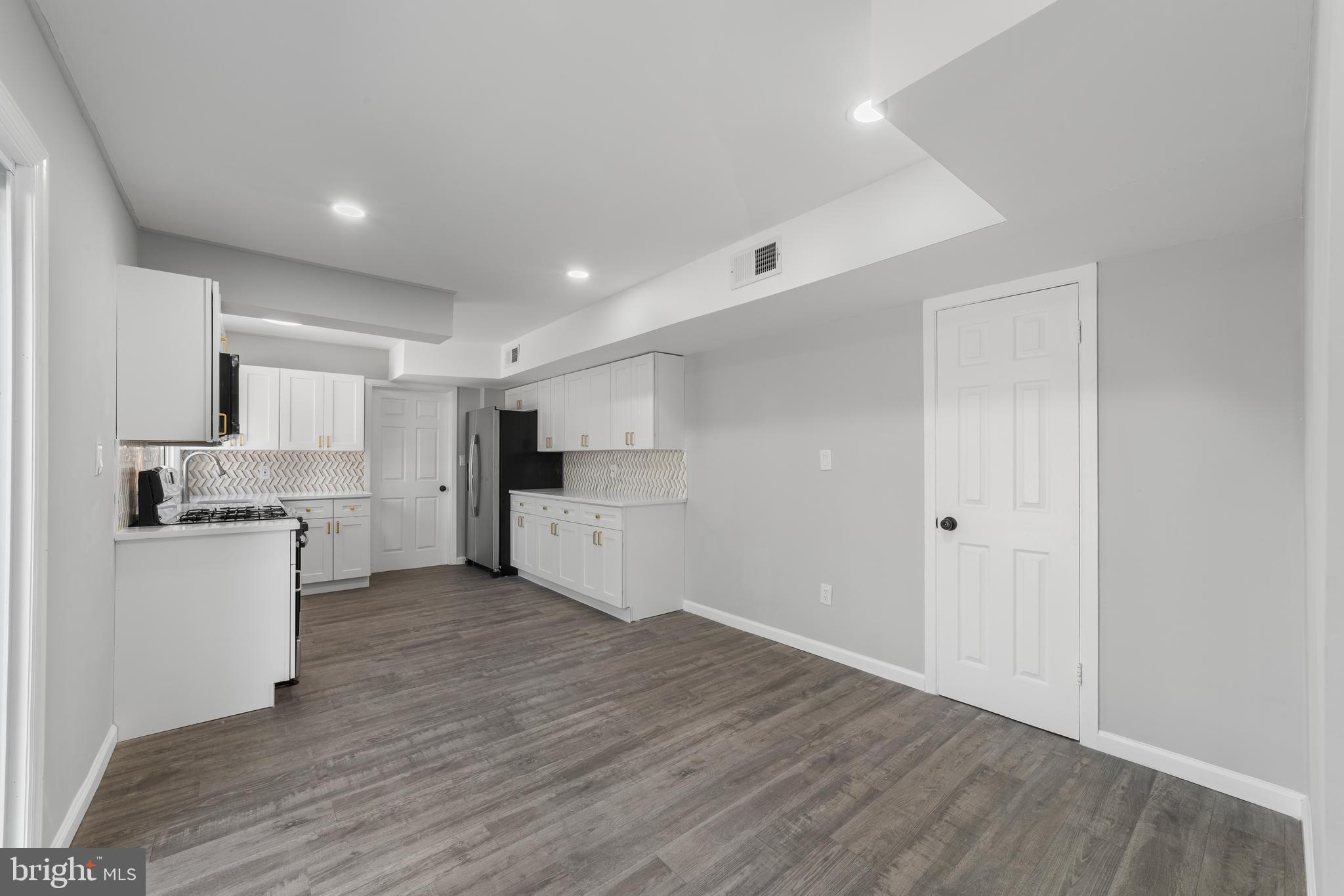 147 Somerset Drive Willingboro, NJ 08046 - Photo 9 of 34