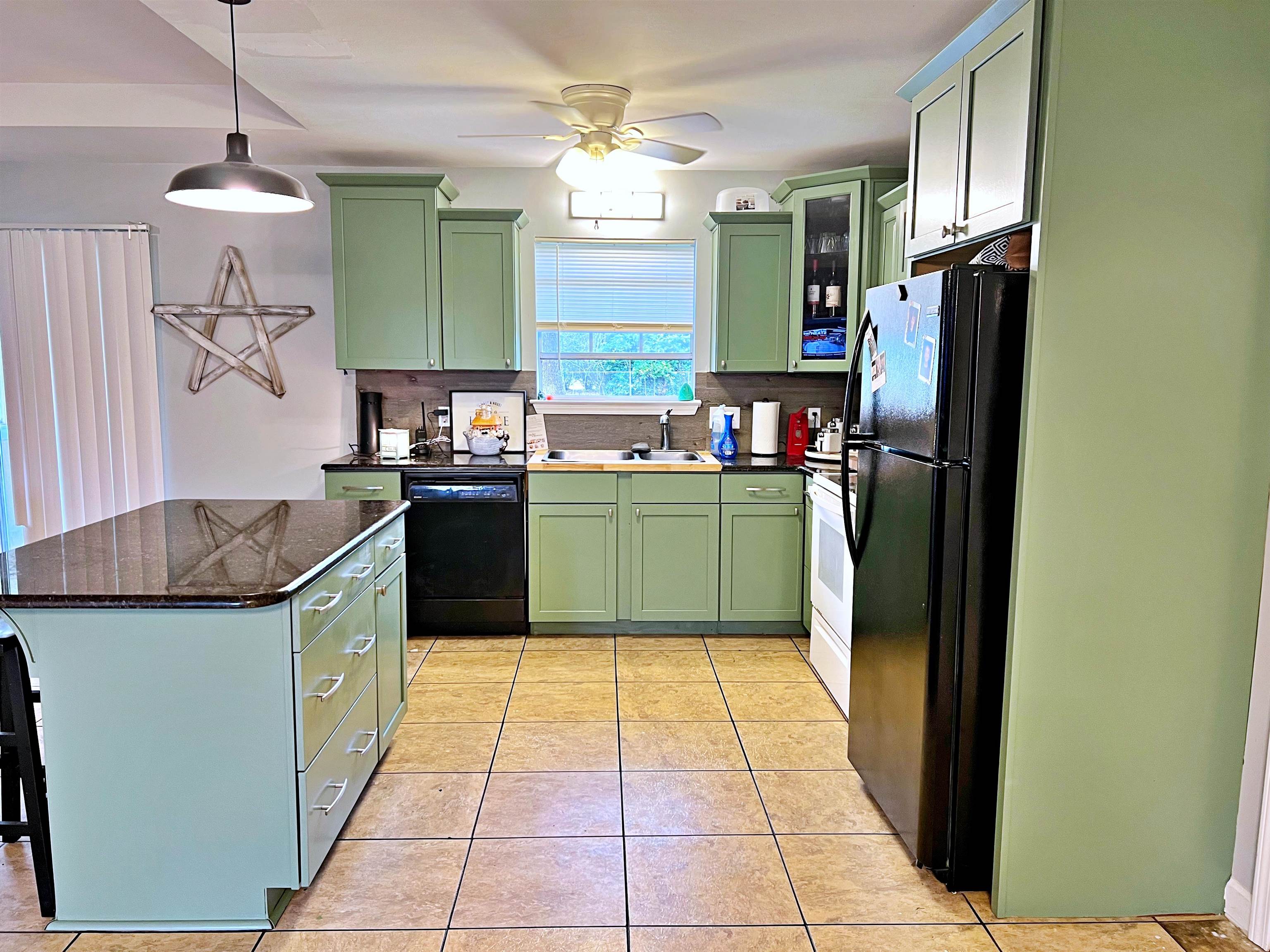 25125 Olive Street Elberta, AL 36530 - Photo 7 of 32 Kitchen