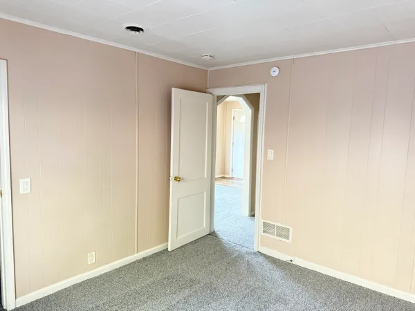 $149,900 | 21345 Inkster Road, Farmington, MI 48336