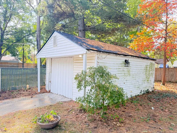 $149,900 | 21345 Inkster Road, Farmington, MI 48336