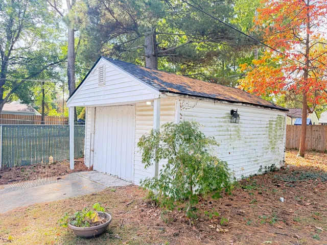 $165,000 | 21345 Inkster Road, Farmington, MI 48336