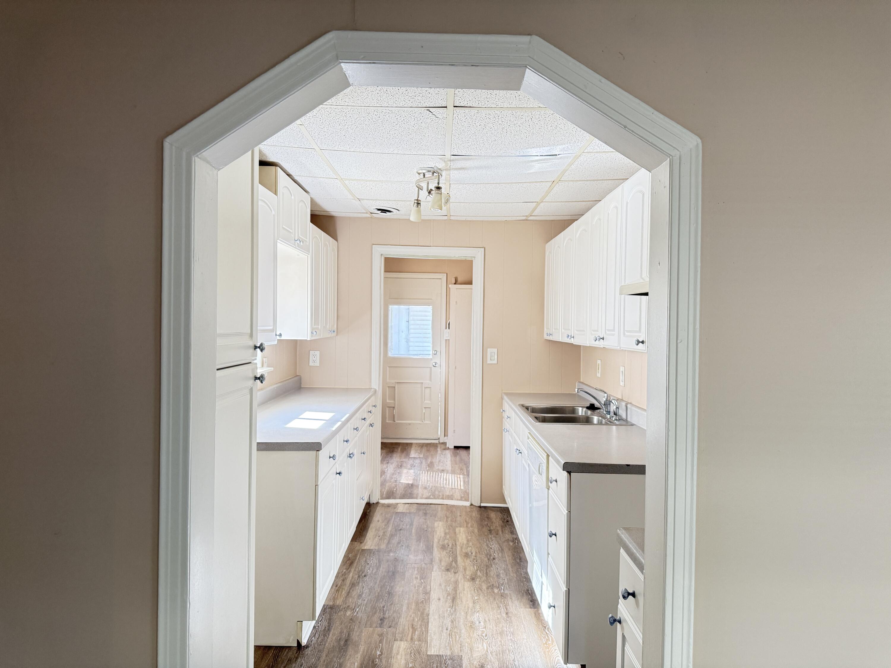 21345 Inkster Road Farmington, MI 48336 - Photo 4 of 22 IMG_5389 2